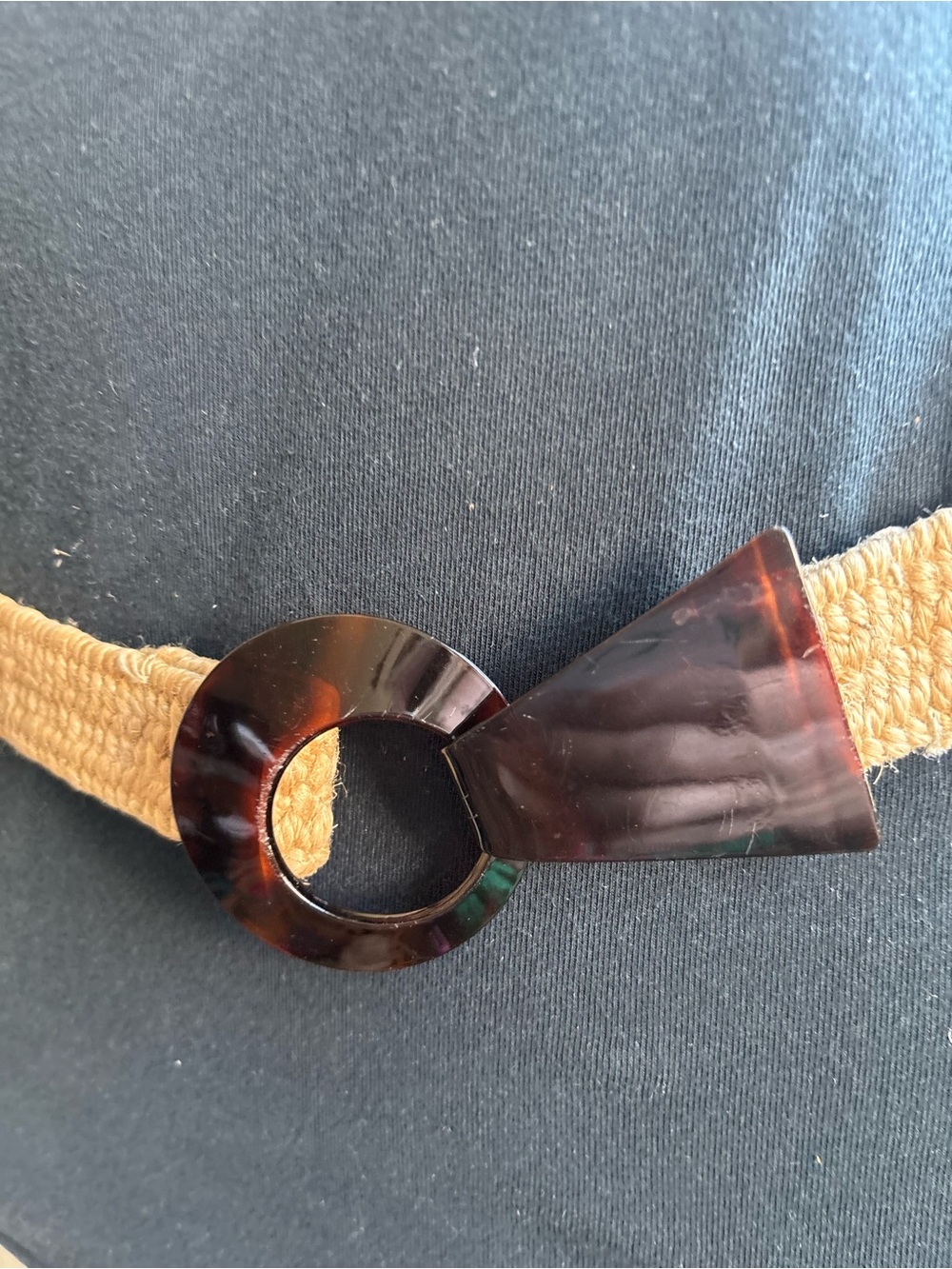 Gorgeous vintage Stretch Raffia Belt
With Tortoise acrylic clasp
Stretchy cinch